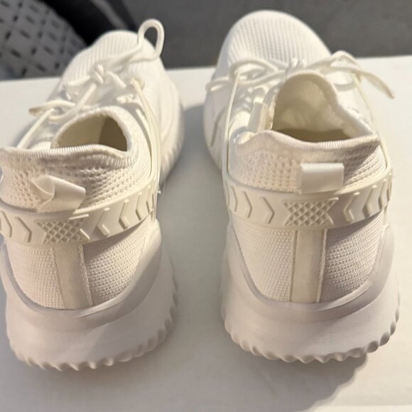 White sneakers size 11 slip-on - Picture 2 of 2